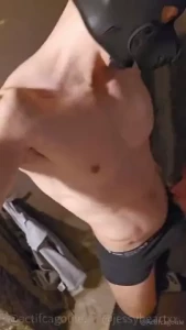 A peine d barqu a paris j attrape le beau jessy heart a la cave il m a