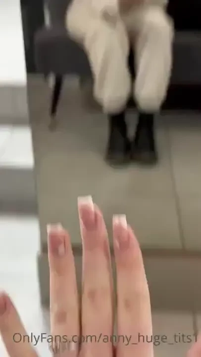 What do you think of my new nails i already know where my hands would 