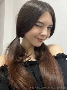 Just a cute selfie with a cute hairstyle i love taking pics at times
