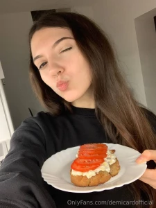 I start the day with a delicious breakfast i prefer selenium