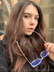 It s hard to be a banana 2 photos