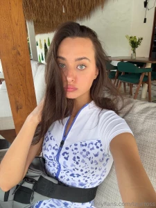 Woke up feeling cute as hell should i put on some makeup or just let