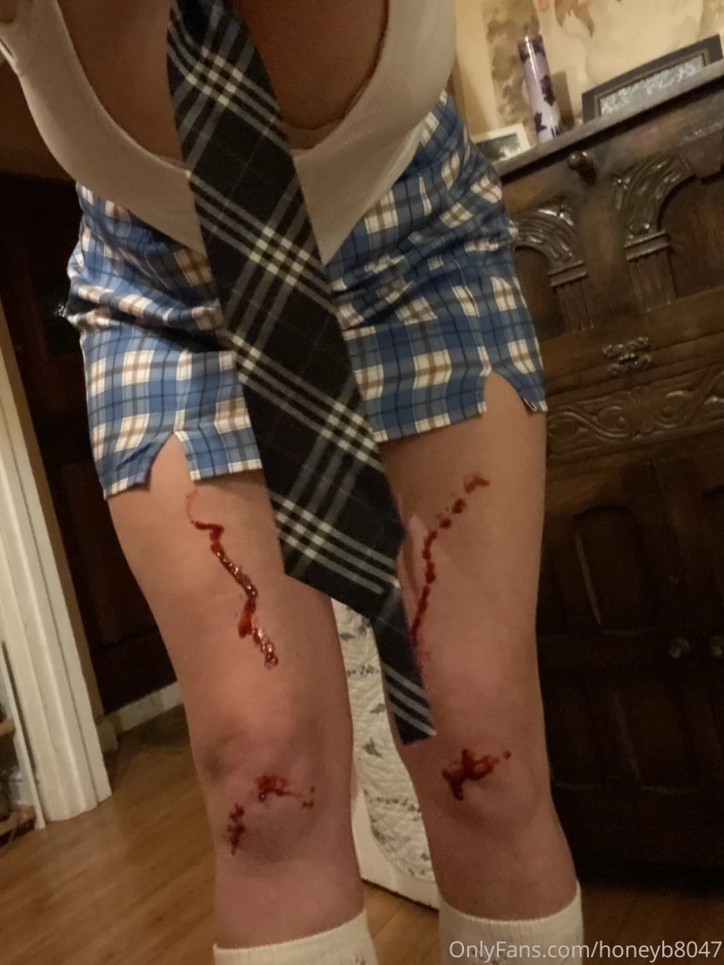 Happy halloween guys are you loving the zombie college chick look 