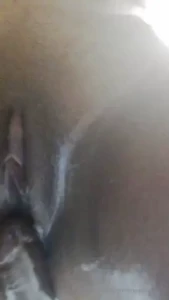 Una crespa muy joven y sin tantos tatuajes