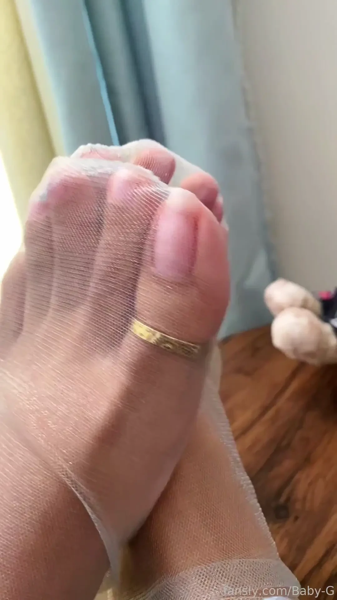 Wonder how my feet look like inside when i m wearing socks well stop 