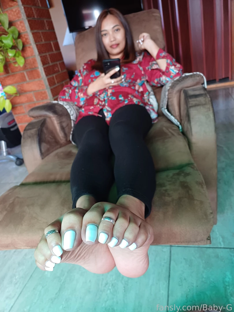 370472476355862528 - Just having fun shooting in this cozy house toespreads asianfeet part 8 