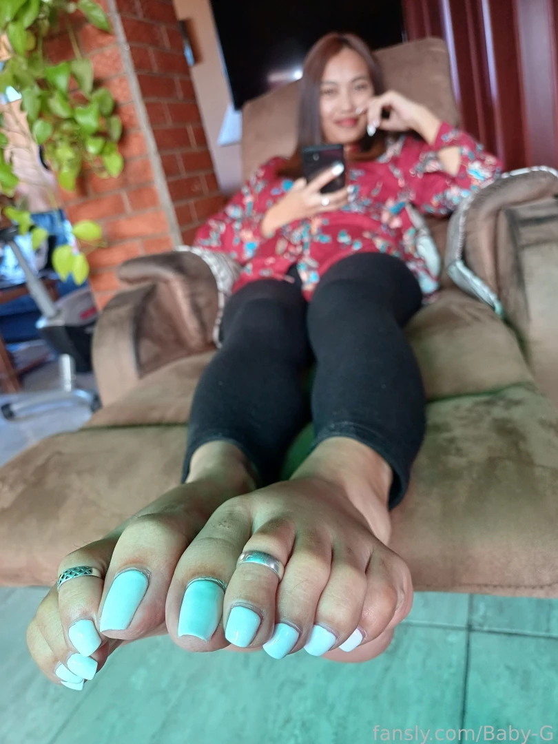 370472476355862528 - Just having fun shooting in this cozy house toespreads asianfeet part 9 