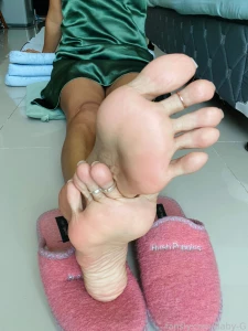A set of soles view soles footfetish feetfetish toes naturalnails part 1