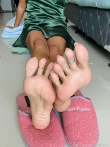 A set of soles view soles footfetish feetfetish toes naturalnails part 3