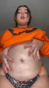 Jack-o-lantern vertical belly play vids