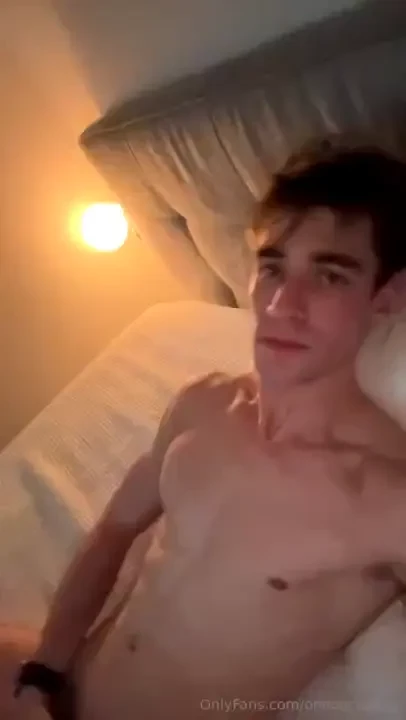 Who want to come make me hard 