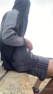 Windz blowing nutz amp so am i