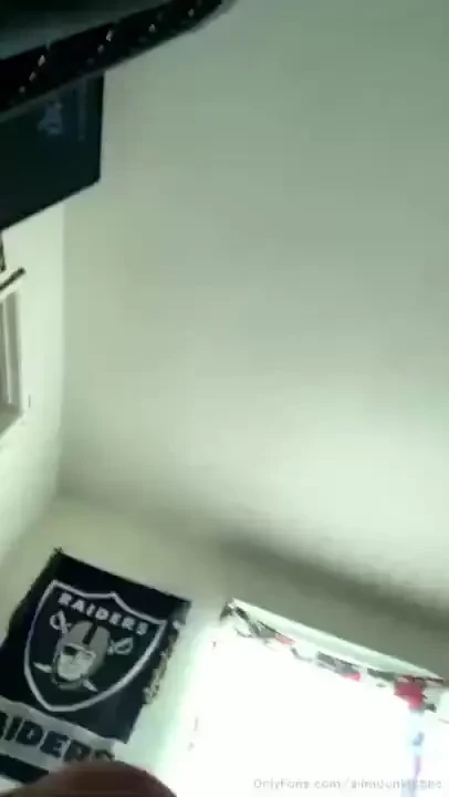 Jus strokin a lil precum 