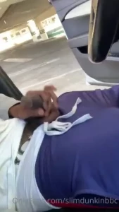 Strokin on lunch in a public parkin garage