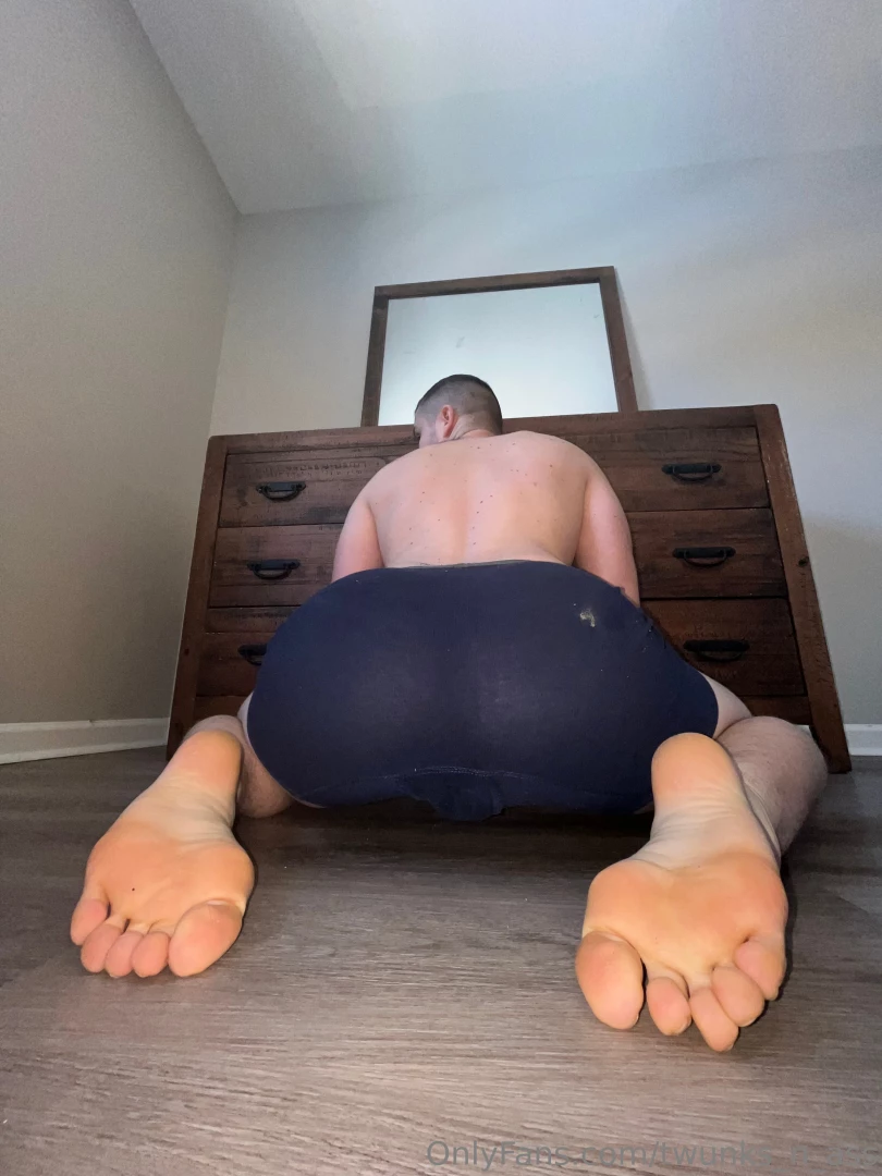 Hairy butt n feet part 2 