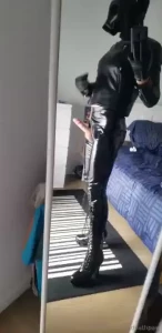 Leatherdoll so horny