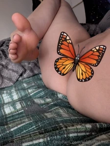 Ever seen someone fuck themselves with their toes