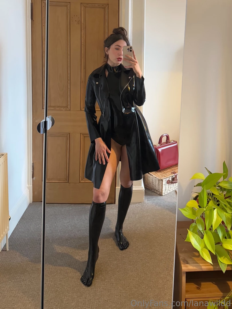 The more rubber the better what latex piece would you like to see me 