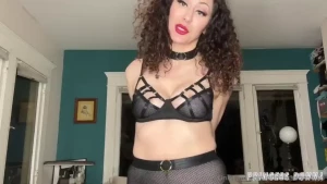 New where are my bitch boys who want to serve me if i say kneel you