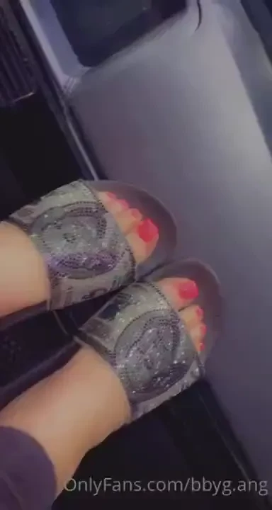 Like this video if you d suck on my toes 