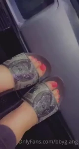 Like this video if you d suck on my toes