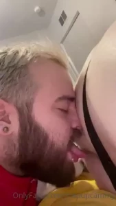 Wanting to eat out twobearsonepup again