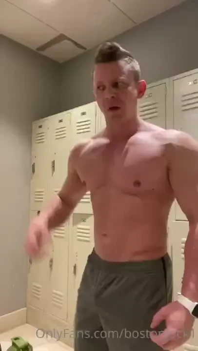 Checkin from the gym chest day has me pumped more to follow 