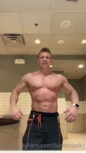 Gym flexing video dump here s what i do when there s no one around in part 6
