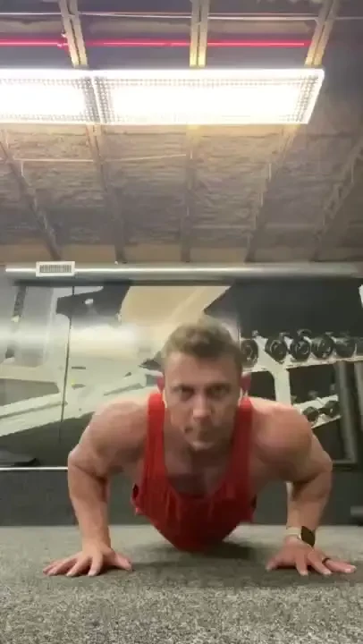 Totally g rated but i ve been asked for a few videos of me at the gym 