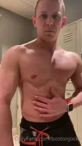 A little post gym flex i need to find some little twink to pin down