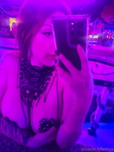 Ven aqu conmigo solo estoy en las tardes