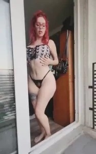 Le cuento un secreto me encanta exhibirme vivo en un departamento y me