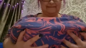 3 more minutes of huge fat tits