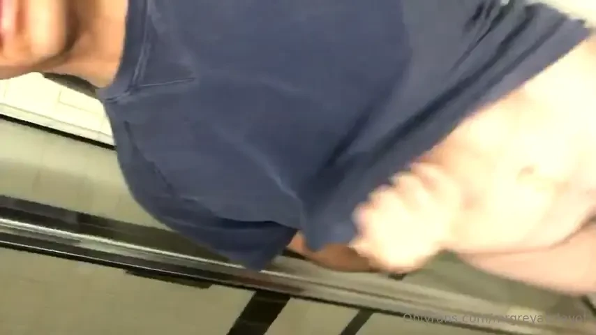 Flash of the abs flash of the dick 