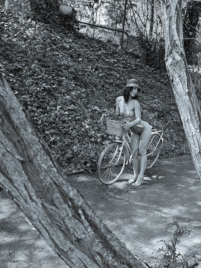 Os apetece dar una vueltecita onlyfans com juliarocax who s up for a 