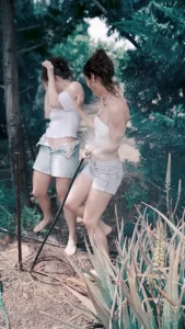 Que bien me lo pas jugando con la manguera y mi amiga sofilaonex i had