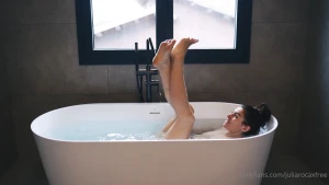 Con este calor apetece un buen ba o with this heat a good bath is in