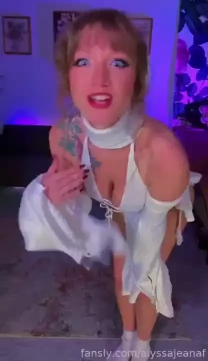 Made ya look blonde petite tatoos egirl gamer gamgergirl cute 