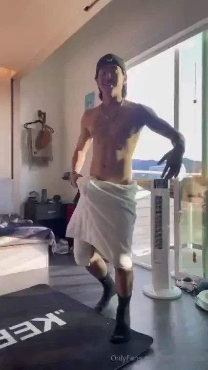 Live tonight at 8 30pm pst very special valentine s day edition 