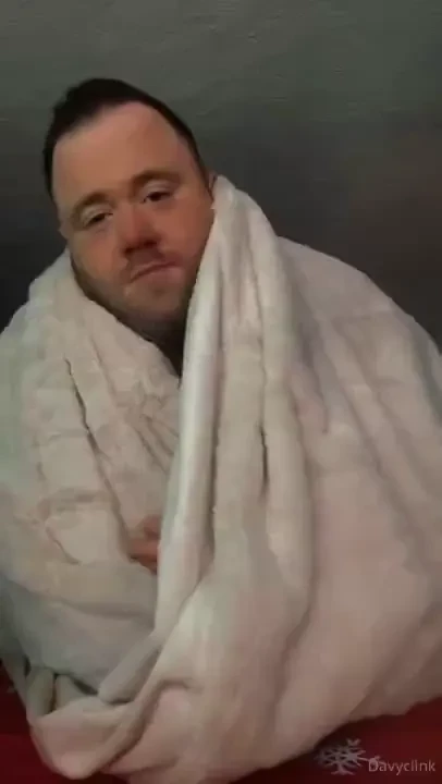 Staying nice and warm on this snow day with my new king size furrr 