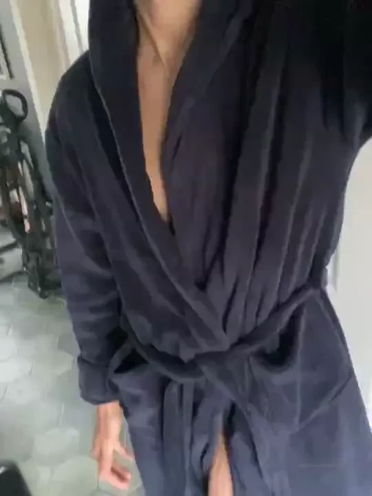 Popping out to say hello 