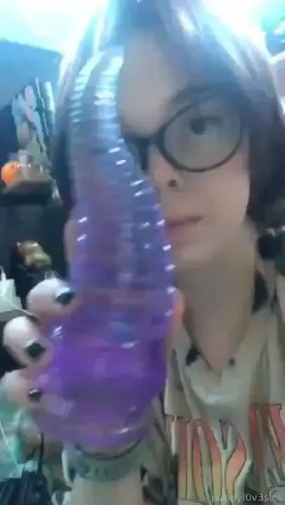 Not very sfw tentacle dildo pre-use review hey there loves heres a fun 