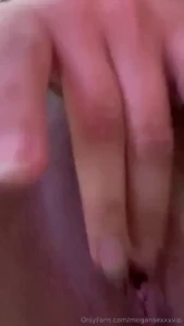 How delicious it is to rub my clitoris