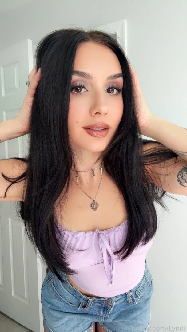 Took some cute pics before stream and a little surprise spicy bonus 