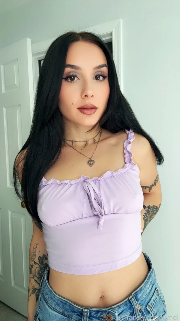 Took some cute pics before stream and a little surprise spicy bonus part 1 