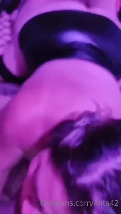 Perd n por los gritos pero en esta posici n de 4 esa verga enorme 