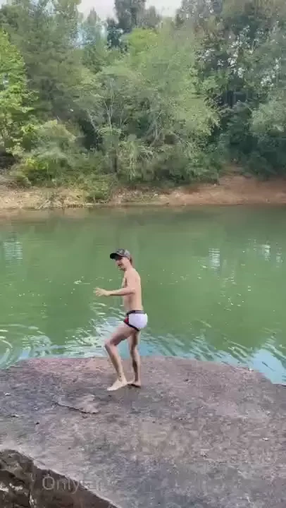 Take me back haha never growing my hair out again tho whos excited for 