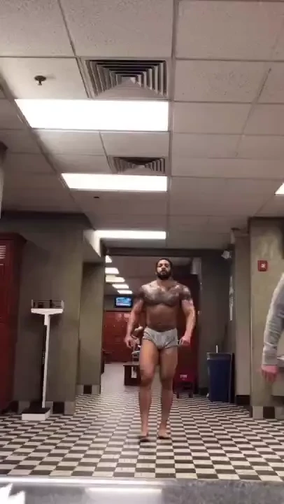 New gym has a steam room feels amazing in there 