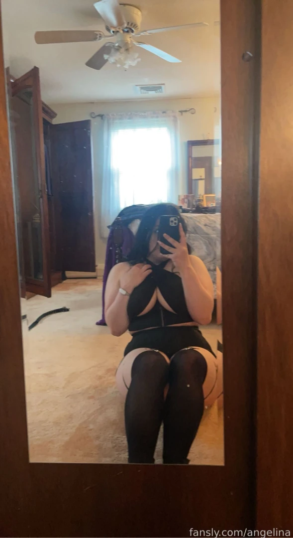 For the subs plz lmk if subs can see this im still learning 