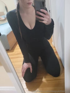 Baby its cold i ll take off my clothes if you can help warm me up